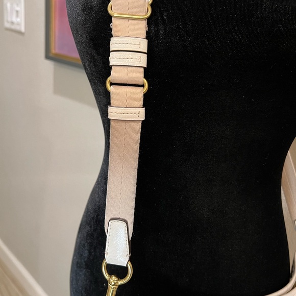 PREOWNED VINTAGE COACH CROSSBODY - Picture 2 of 13